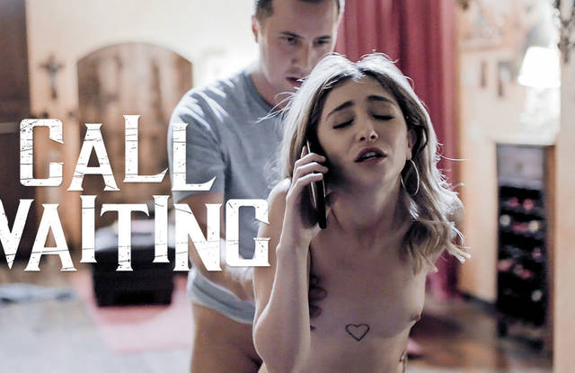 Молоденькая телочка трахается со своим старшим братом