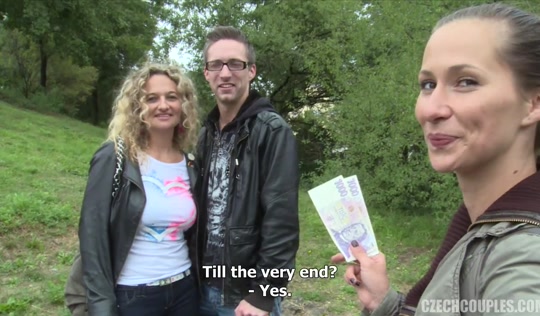 Светловолосая милфа любит деньги и сперму любовника во рту