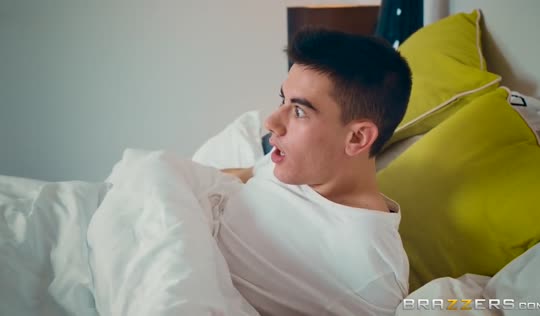 Когда впервые попробовал секс с невестой и мачехой