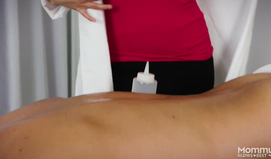 Договорились с массажисткой на минет с окончанием