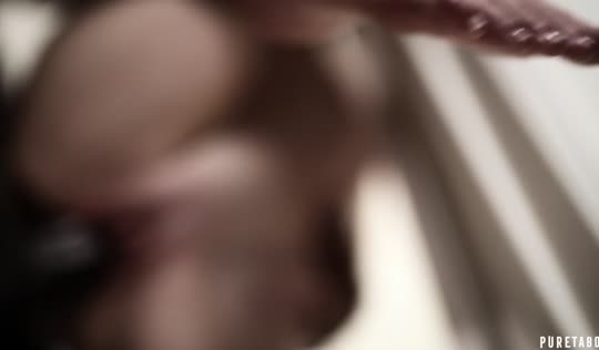 Белая сладкая худышка и негр с елдаком - порно с отчимом