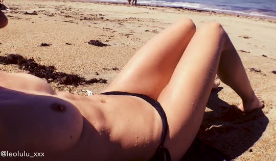 Новенькая на нудистском пляже - оттрахали моментально