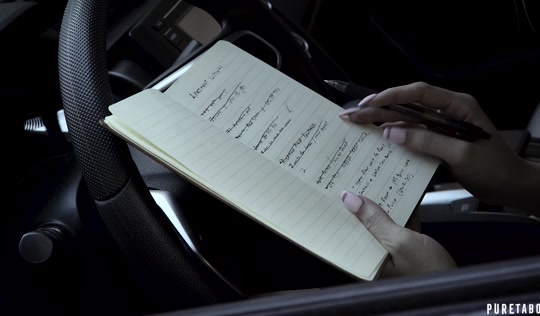 Филипп сдавал комнату студентке в обмен на интим услуги