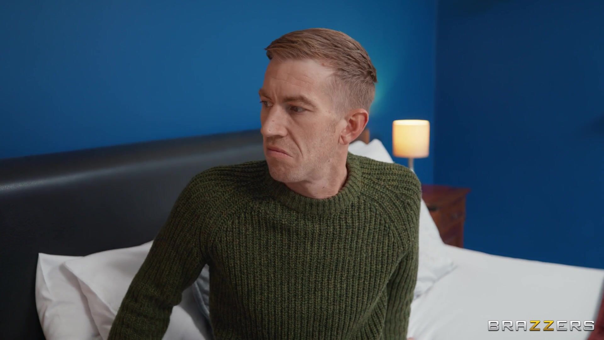 Когда дама увидела огромный пенис своего пасынка - хард тема