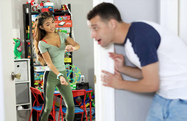 Сексуальная латиноамериканка совершила разврат с братом