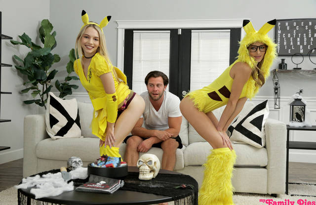 Секси-барышни в гольфиках насаживаются на мощный хер брата